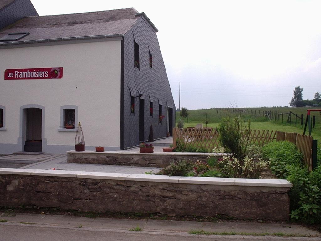 Gites "Les Framboisiers" Neufchâteau Kültér fotó